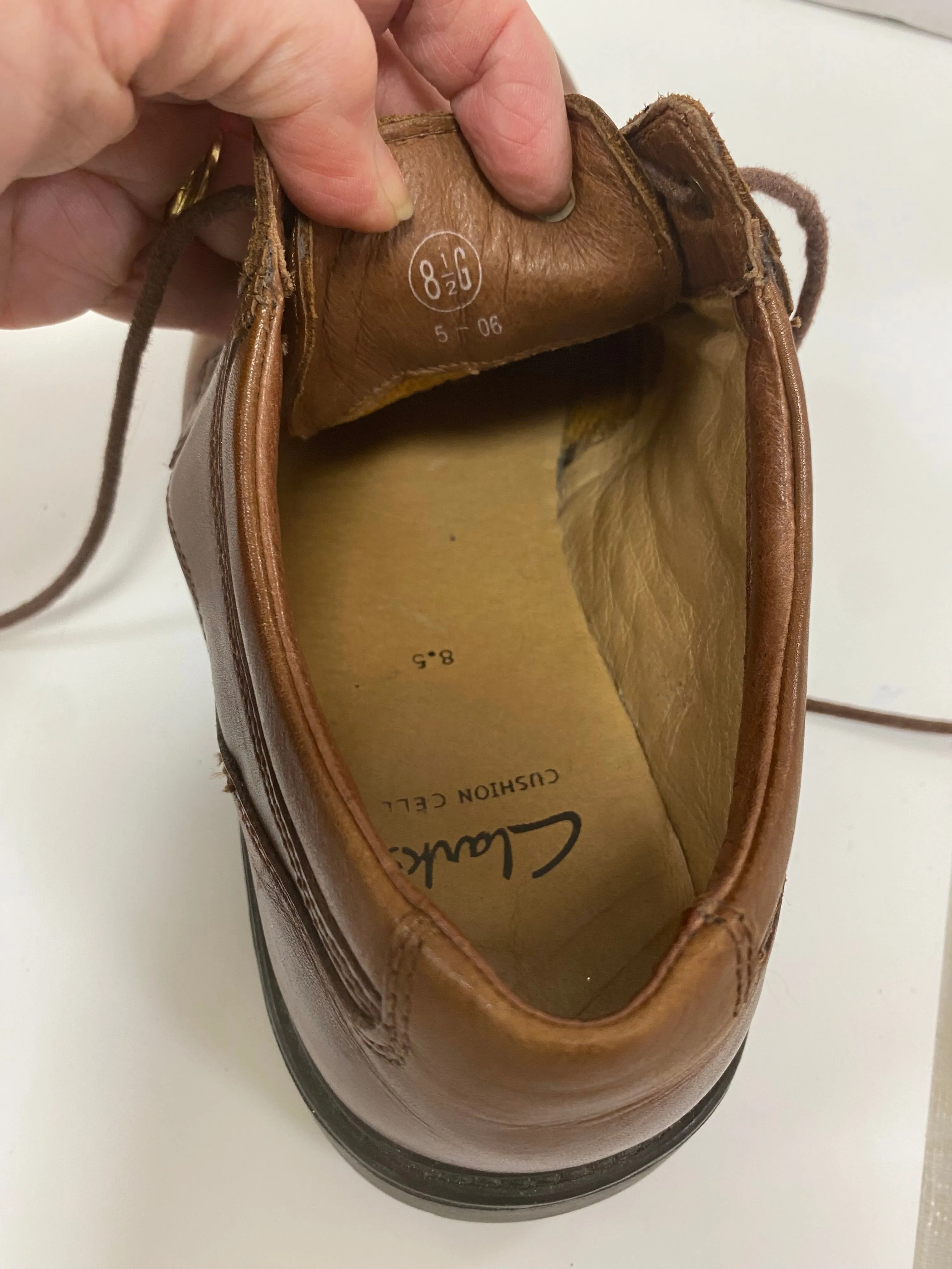 Clarks Cushion Cell Brogues Shoes Brown Size 8.5