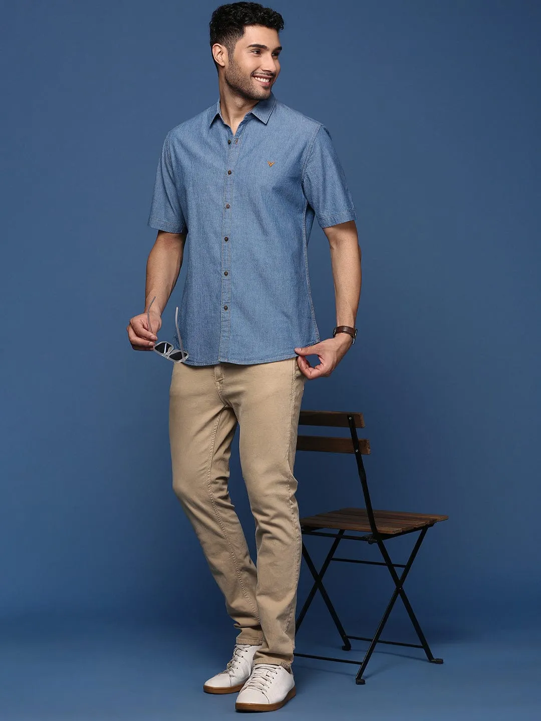 Men Blue Standard Slim Fit Opaque Solid Casual Shirt