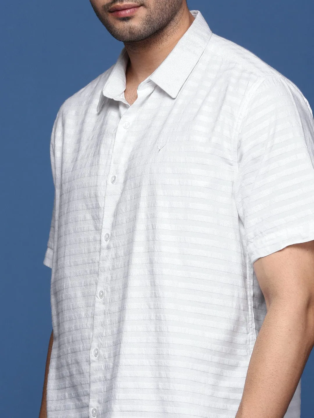 Men White Horizontal Striped Cotton Standard Slim Fit Casual Shirt