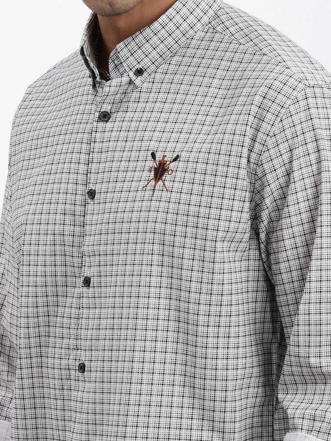Men White Standard Button-Down Collar Micro Checked Cotton Slim Fit Casual Shirt