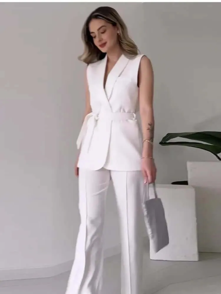 Women's Sleeveless Blazer Suit: Tailored Fit, V-Neck, High-Waisted Trousers